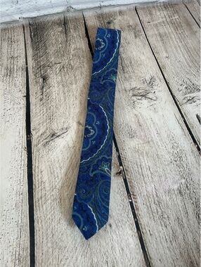 AN ORIGINAL PENGUIN Men’s Paisley Tie